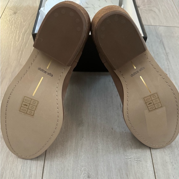 Dolce Vita Booties. Taupe nubuck - Picture 4 of 5